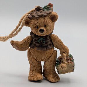 Hallmark Keepsake Gift Bearers 2004, 6th in the Series, Porcelain Ornament